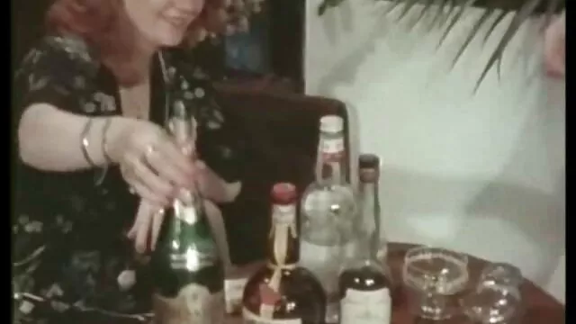 Πορνό χωρίς εγγραφή  Δύο σεχ πορνο μασαζ νεαρές τσούλες είναι ικανοποιημένοι με τα μέλη του μαύρου Νέγρου