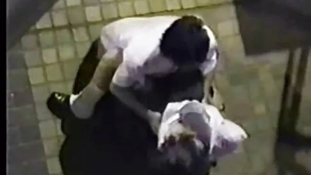 Πορνό χωρίς εγγραφή  Γκρίζα μαλλιά άνθρωπος που θέλει sex πορνο να βάλει υποτακτική ξανθιά σε οστρακοειδή