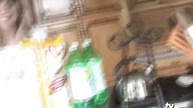 Πορνό χωρίς εγγραφή  Ένας άντρας ξύπνησε τη γυναίκα χχχ πορνο σεξ του με Αιδοιολειξία αστείο και απροσδόκητο