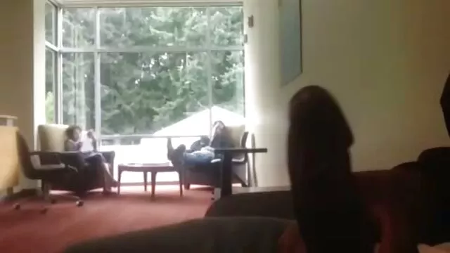 Πορνό χωρίς εγγραφή  Το αφεντικό βιντεο πορνο σεξ και ο συνεργάτης του που έχει συσταθεί παρτούζα με μια γραμματέα φορώντας γυαλιά